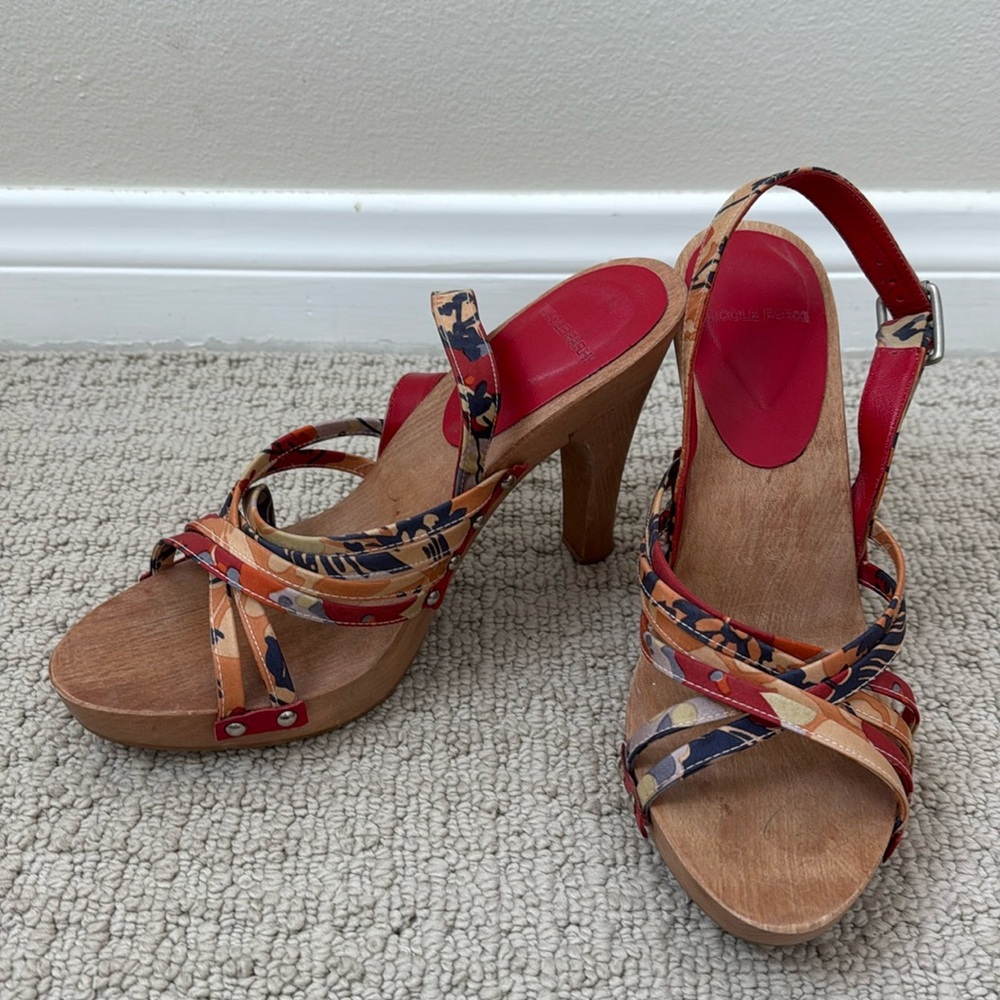 NICOLE FARHI Platform Strappy Heels. Floral and leather straps. Size EU 39